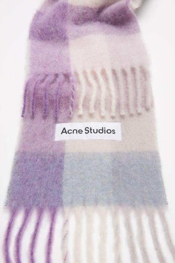 Mohair checked scarf Product Image