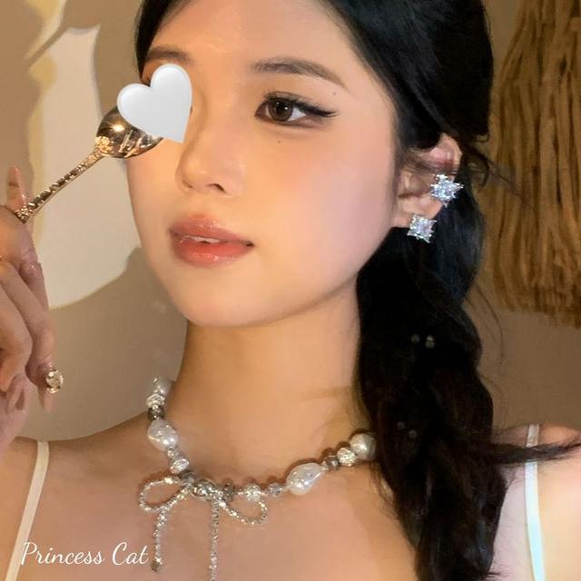 Star Rhinestone Alloy Ear Cuff / Stud Earring Product Image