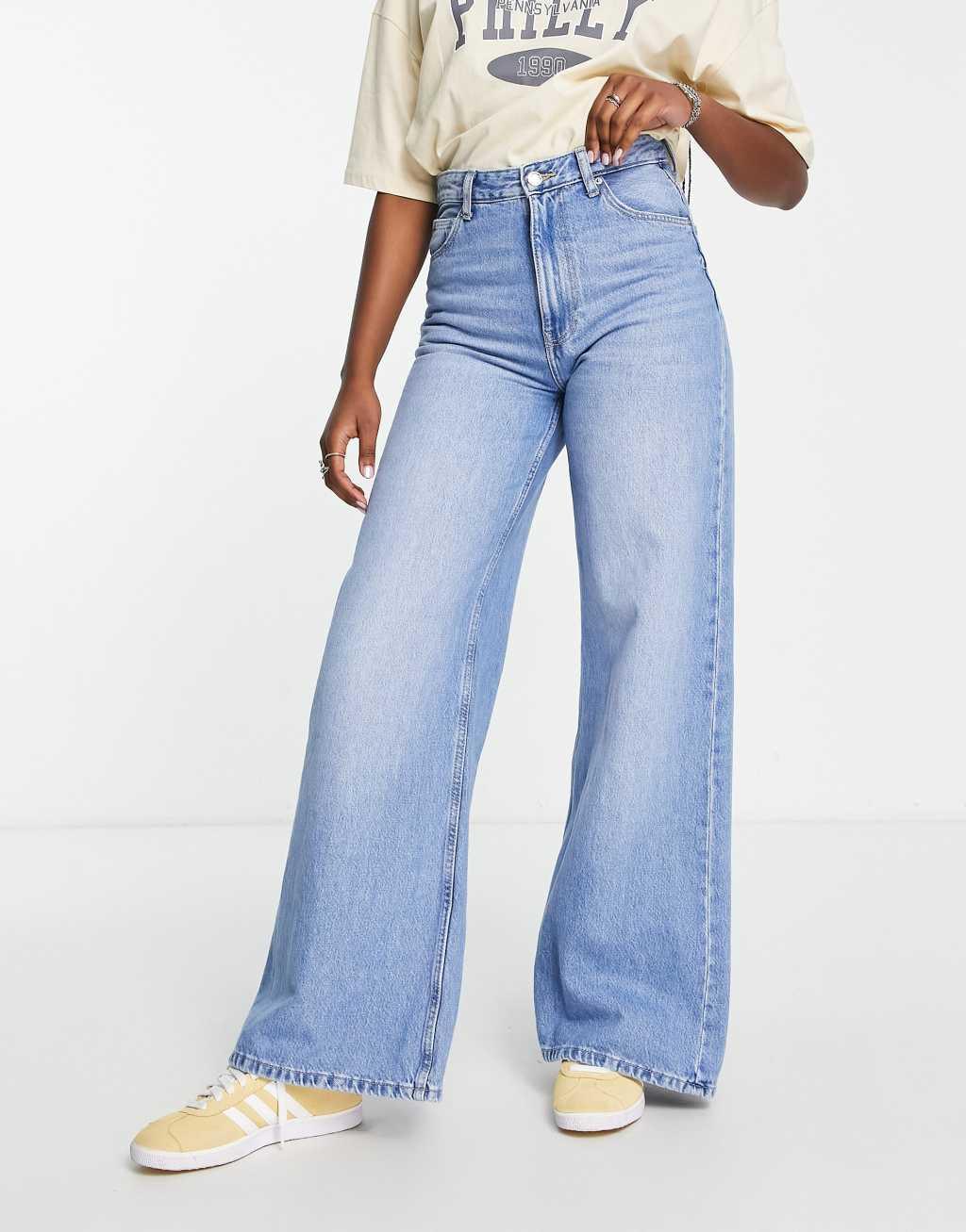 Bershka slouchy dad jeans in light blue Product Image