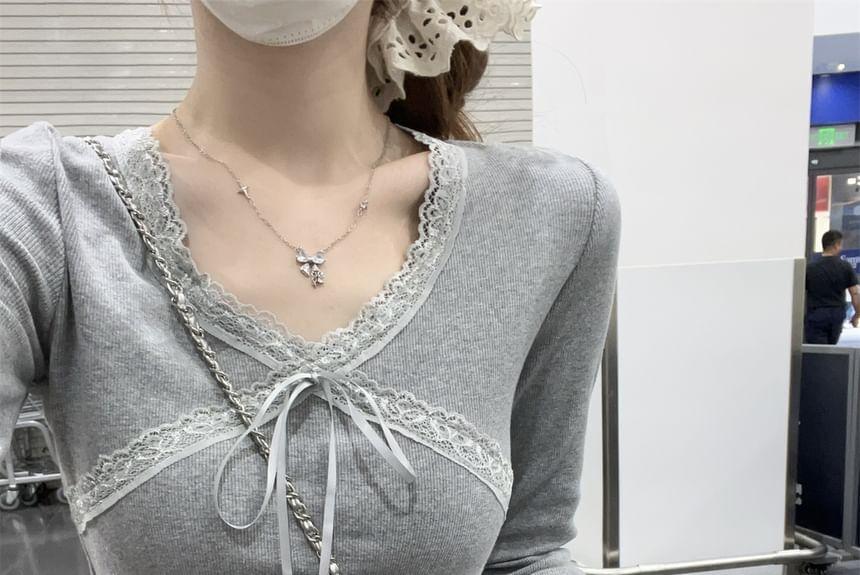 Long-Sleeve V-Neck Lace Trim Plain Top Product Image