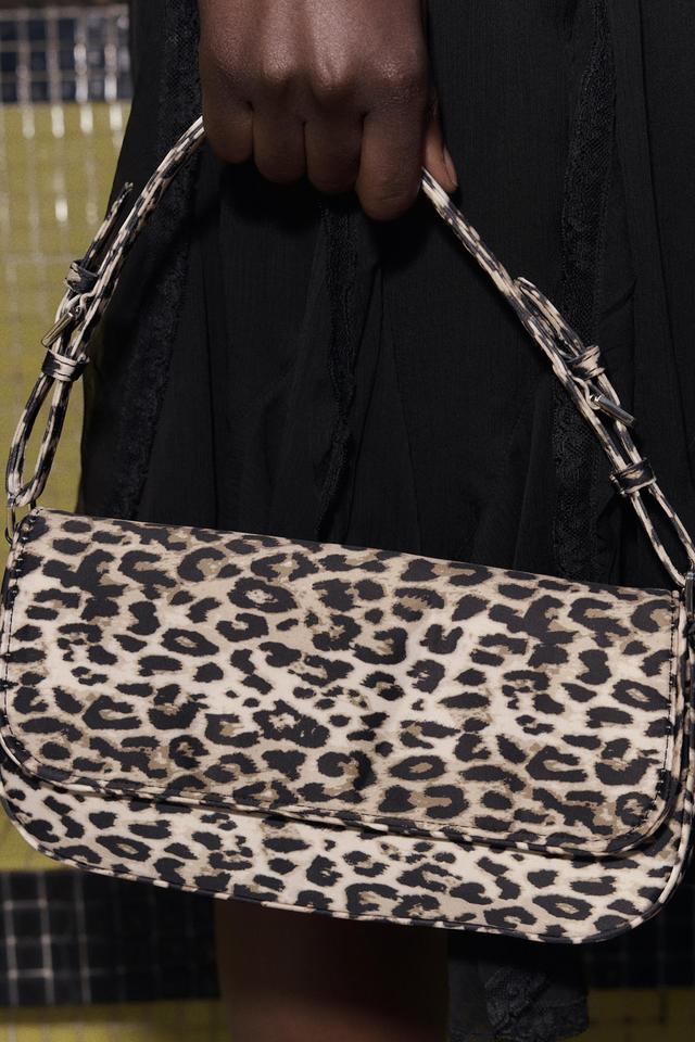 ANIMAL PRINT SHOULDER BAG Product Image