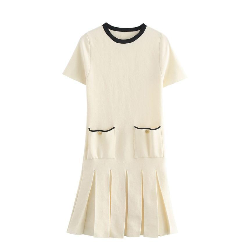 Short-Sleeve Round Neck Contrast Trim Pleated Mini A-Line Dress Product Image