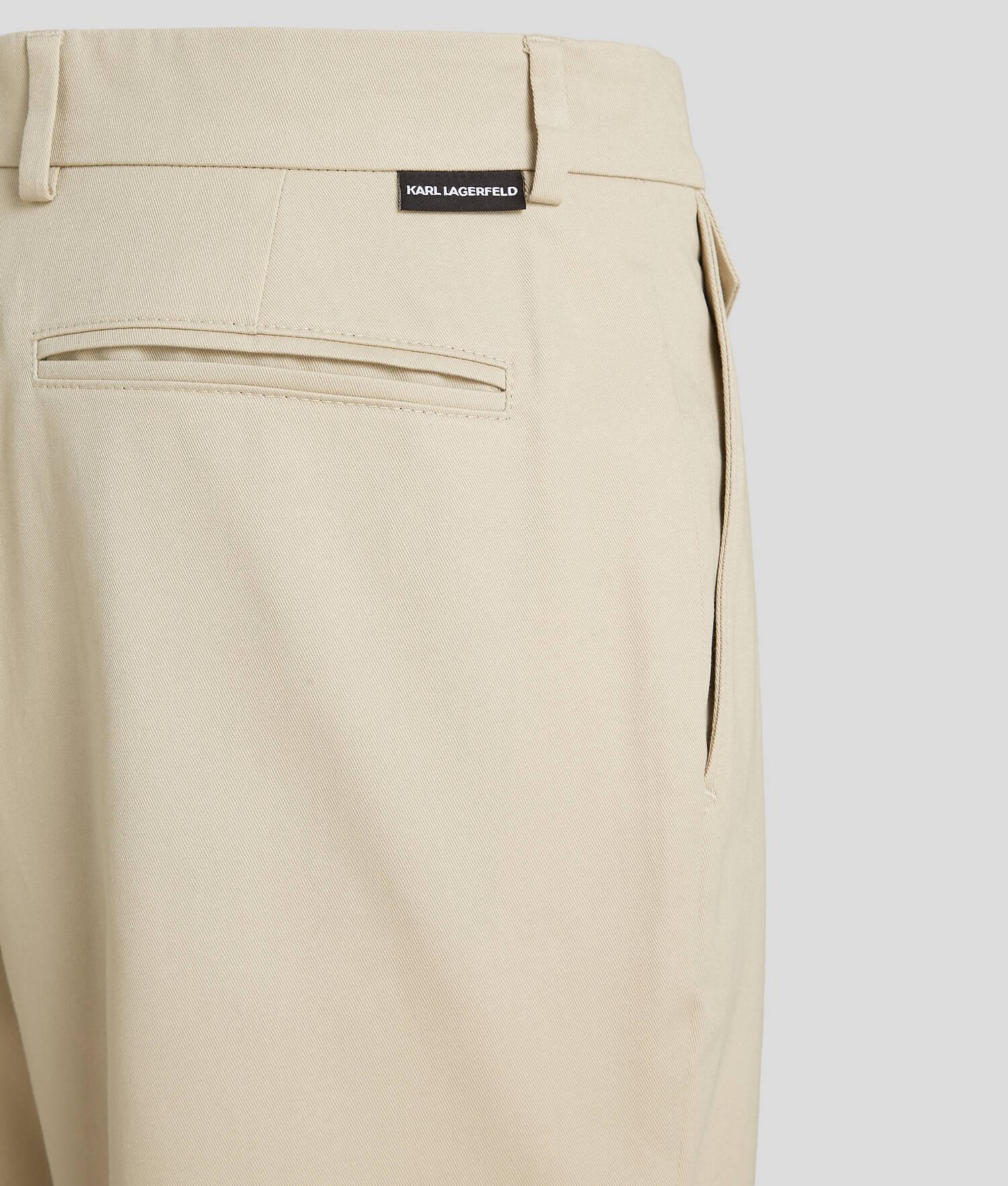 CLASSIC CHINO PANTS Product Image