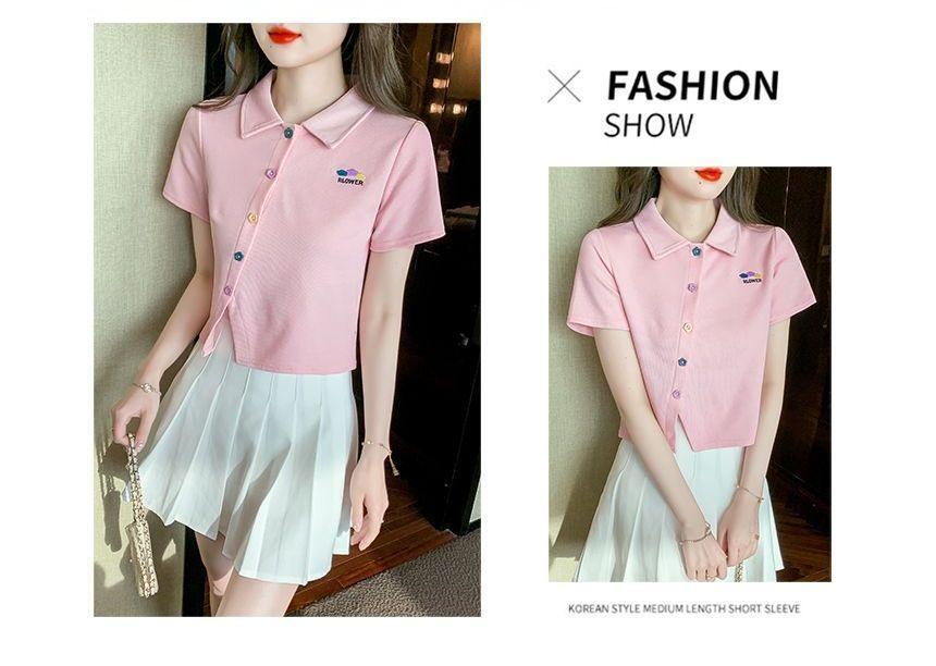 Short-Sleeve Asymmetrical Floral Print Button-Up polo Shirt Product Image