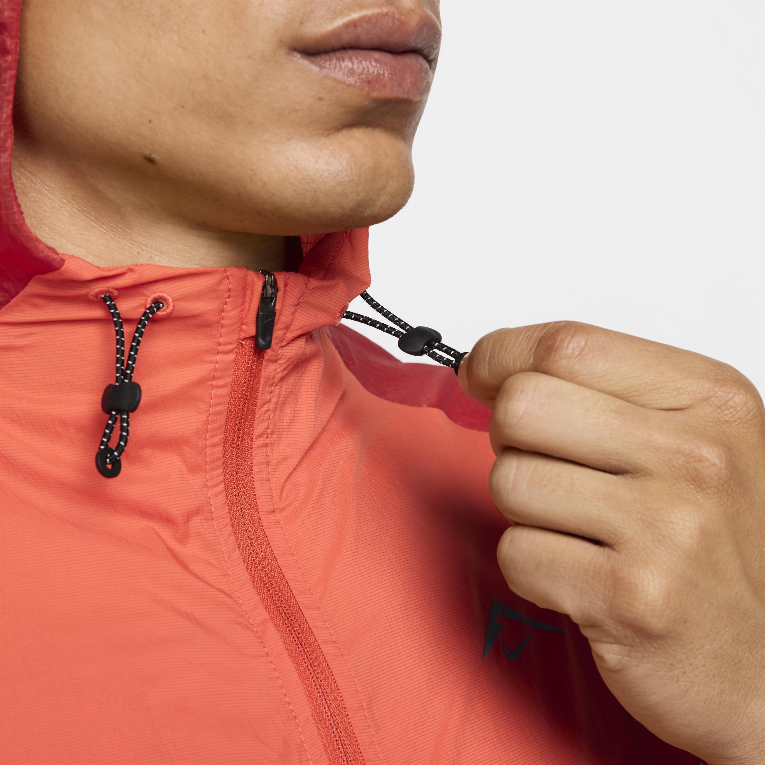 Nike Men's Trail Aireez Running Jacket Product Image