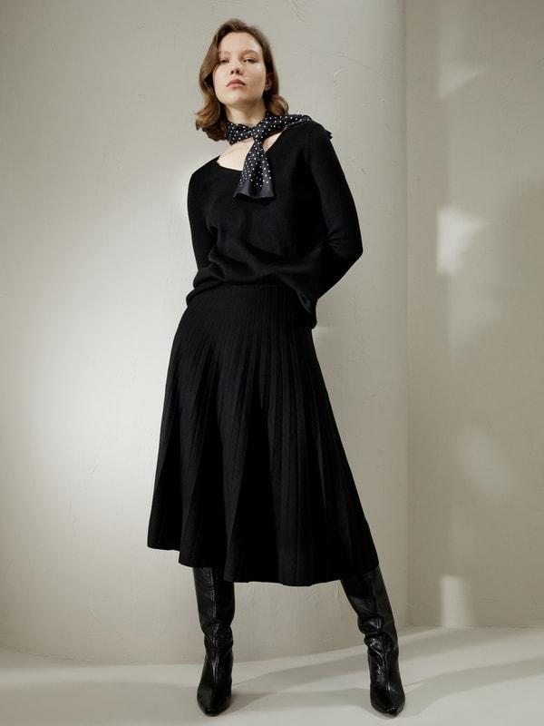 Collegiate Ultra-fine Merino Wool Skirt Product Image