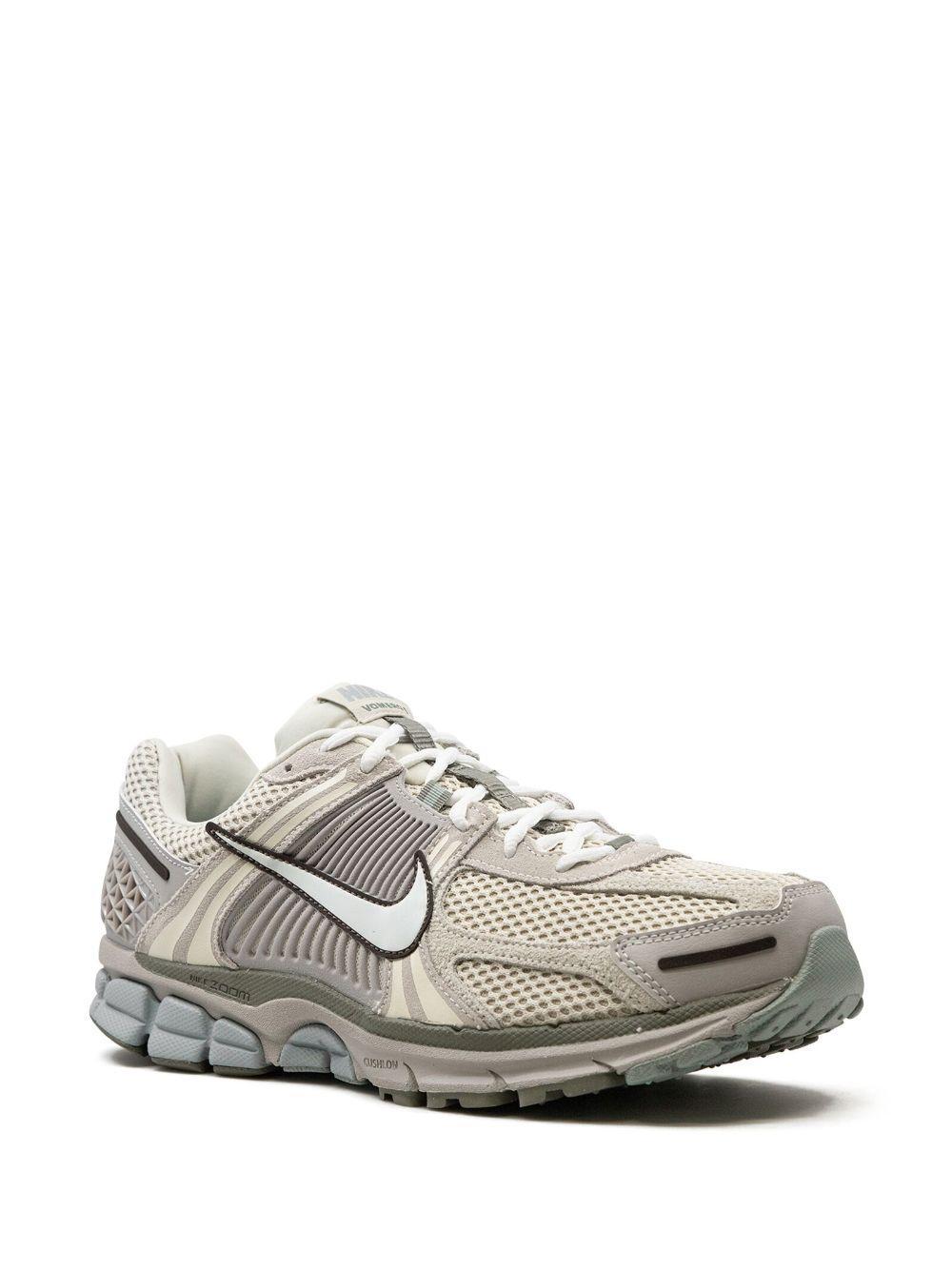 NIKE Zoom Vomero 5 Se Sneakers Light Orewood Brown In Light Orewood Brown/black/armory Blue Product Image