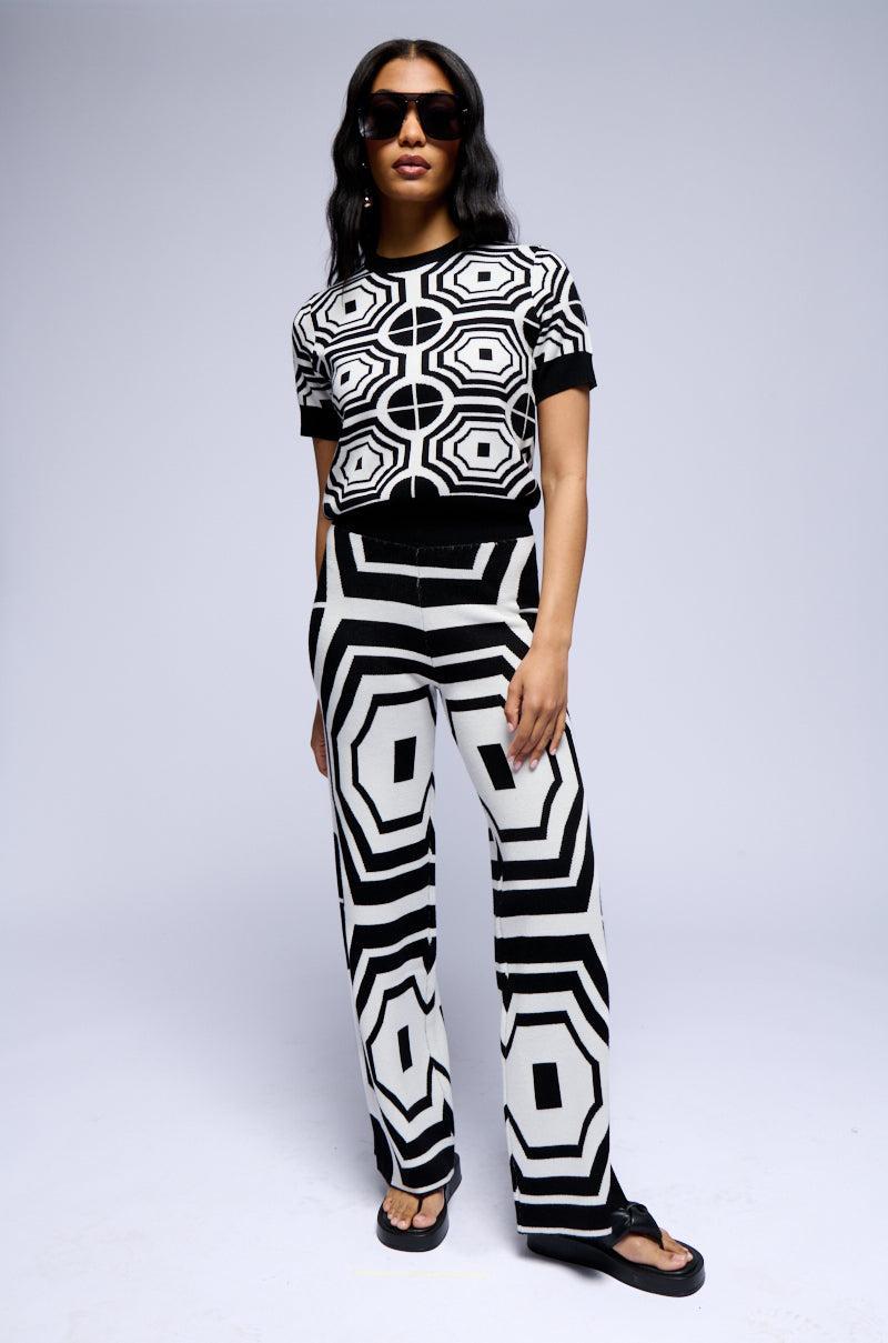 STOP AND STARE GEOMETRIC PRINT KNIT PANT Product Image