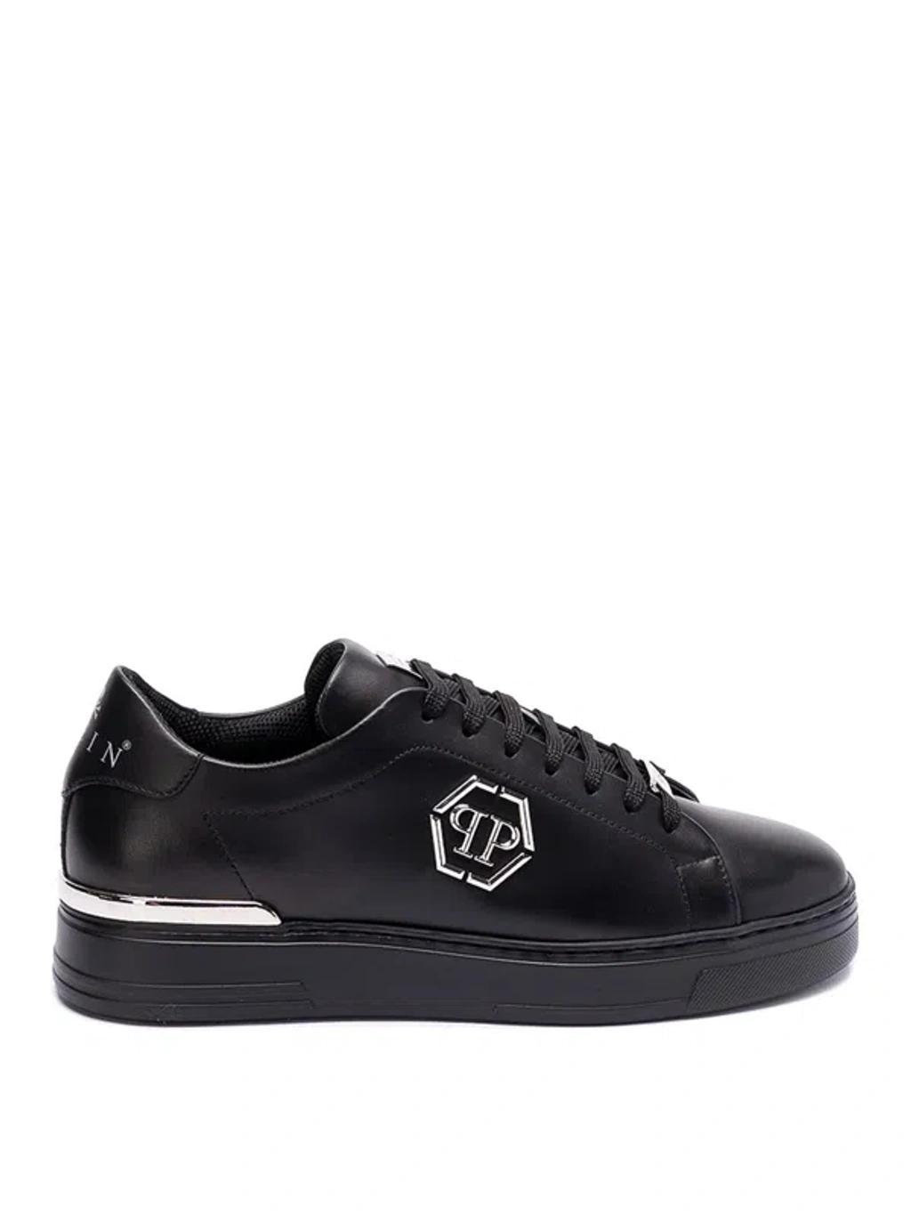 Hexagon Low-top Sneakers In Black Product Image