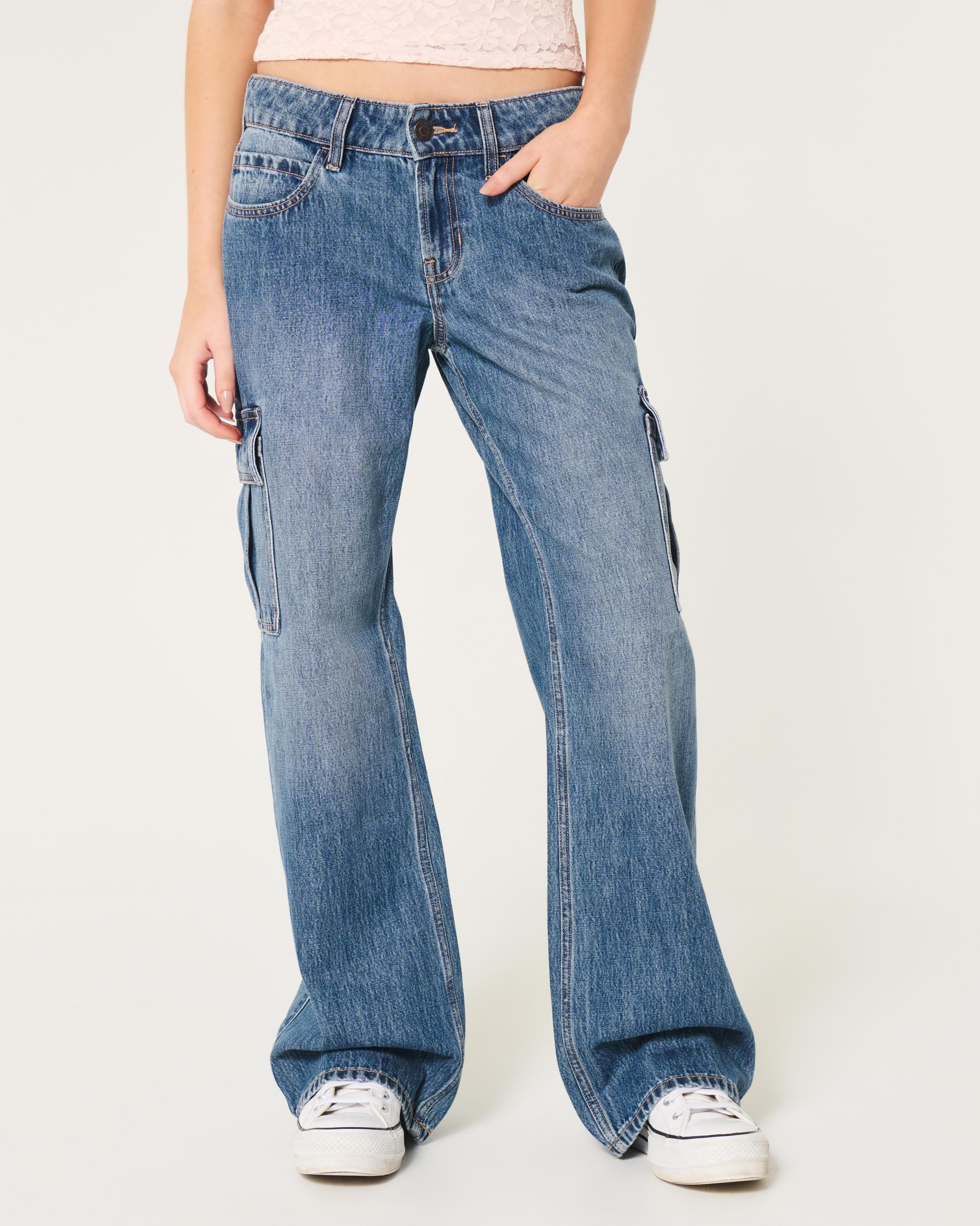 Low-Rise Medium Wash Cargo Baggy Jeans Product Image