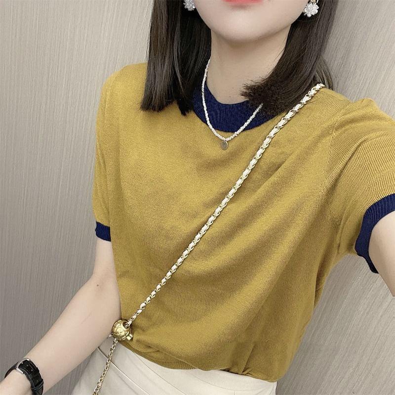 Short-Sleeve Round-Neck Color Block Knit Cropped Top Product Image