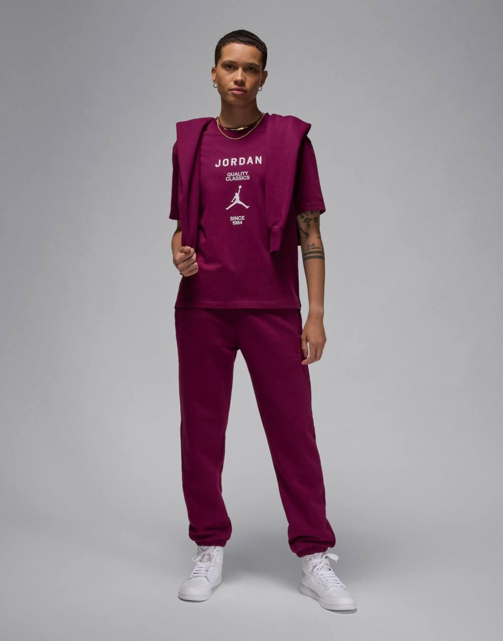 Jordan printed T-shirt in burgundy Product Image