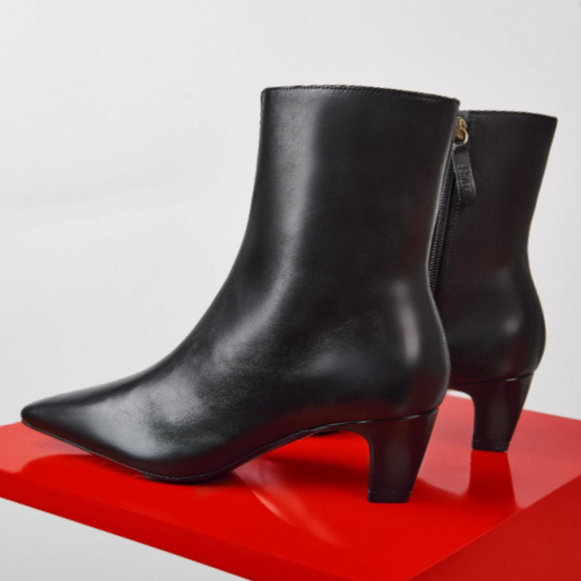 Dellia Bootie Female Product Image