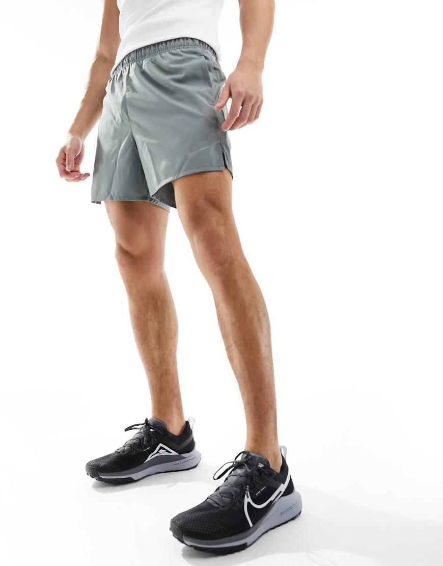 NIKE Dri-fit Challenger 7ul Shorts In Gray Product Image