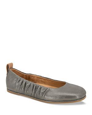 Gentle Souls by Kenneth Cole Womens Mavis Slip On Ballet Flats Product Image