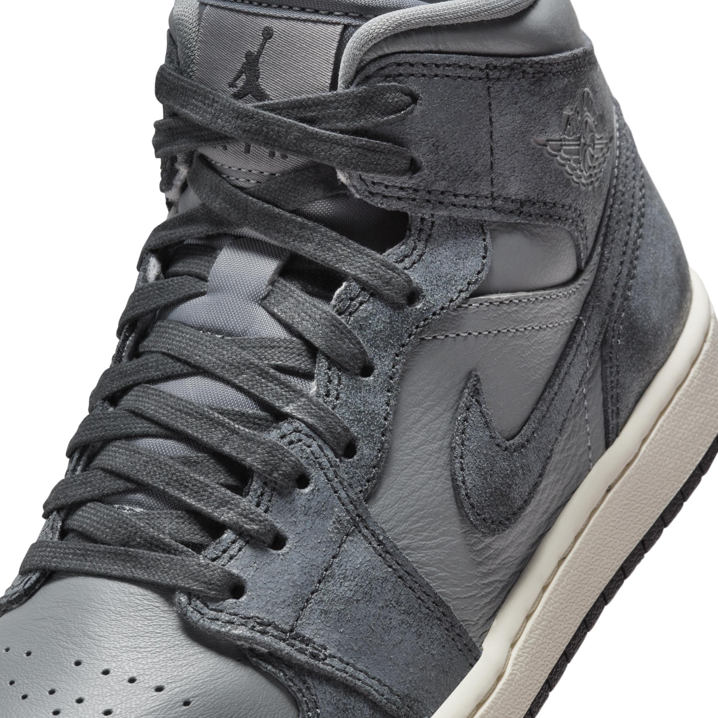 Women's Air Jordan 1 Mid SE Shoes Product Image