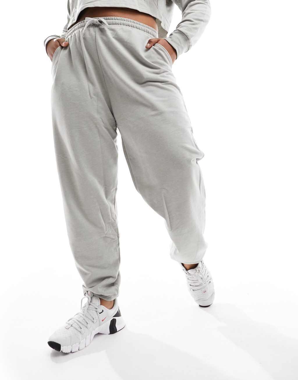 ASOS 4505 Curve Icon slim training sweatpants in loop back in gray - part of a set Product Image