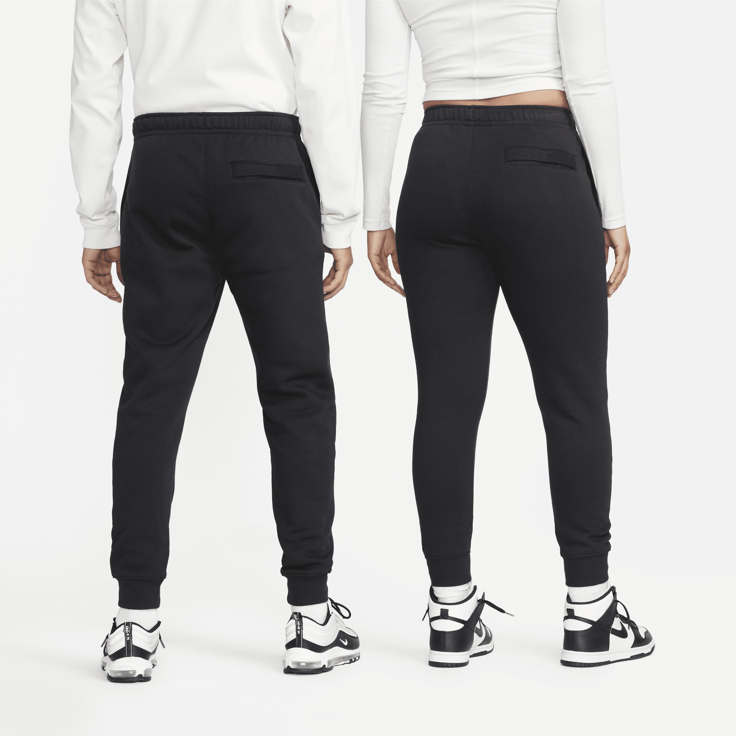 Nike Club Fleece cuffed sweatpants in black - BLACK Product Image