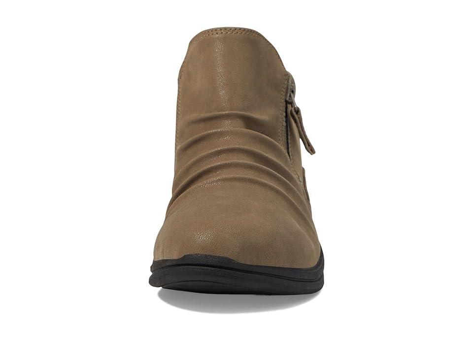 Clarks Cloudsteppers Breeze Womens Winter Boots Product Image