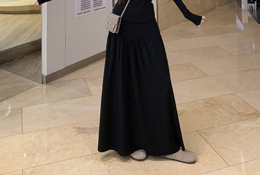 High Rise Plain Maxi A-Line Skirt / Long-Sleeve Round Neck T-Shirt Product Image