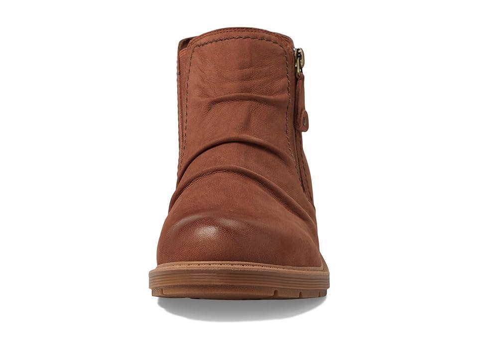 Clarks Hearth Dove Nubuck) Women's Boots Product Image