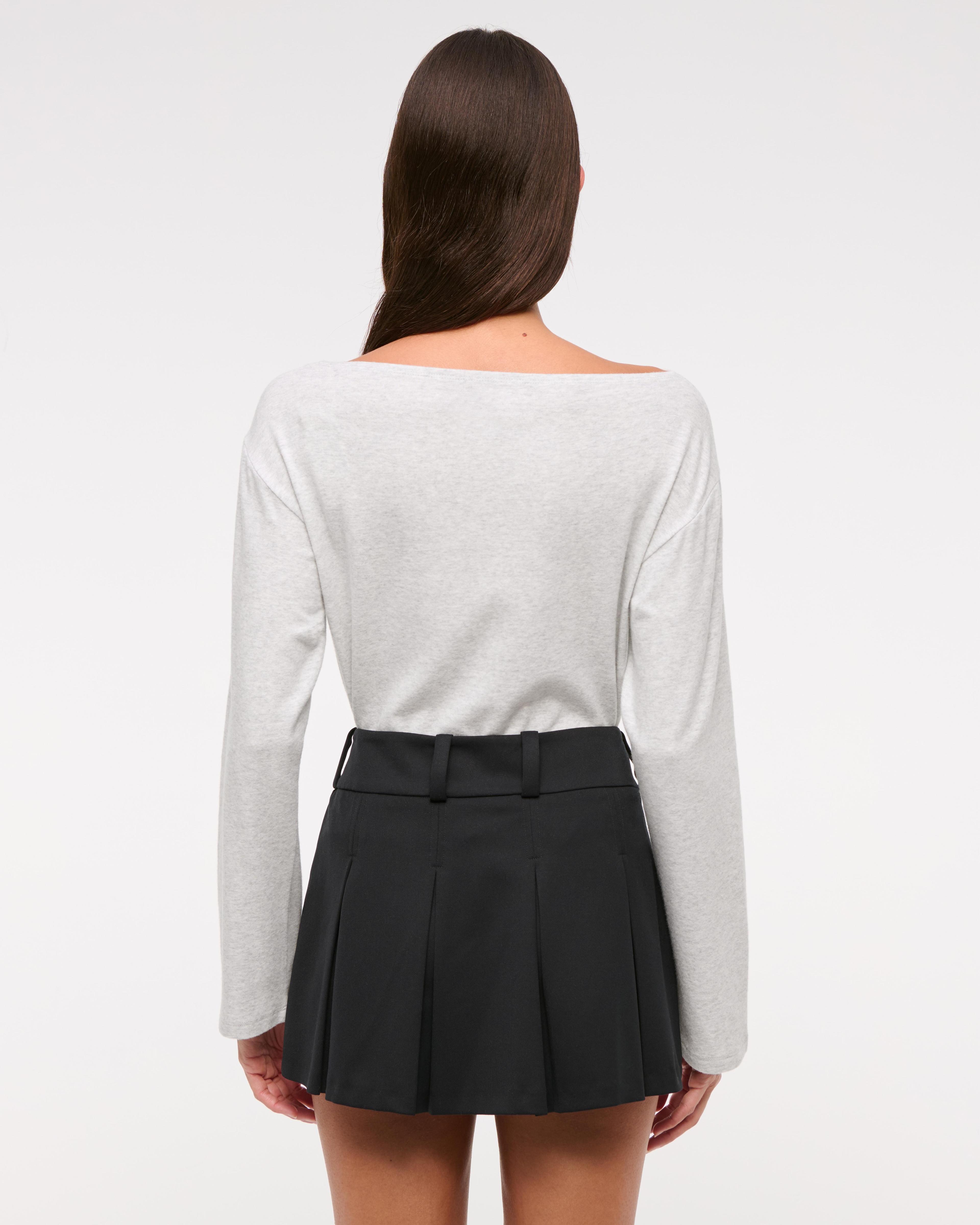 Long-Sleeve Cozy Lounge Knit Tuckable Slash Tee Product Image