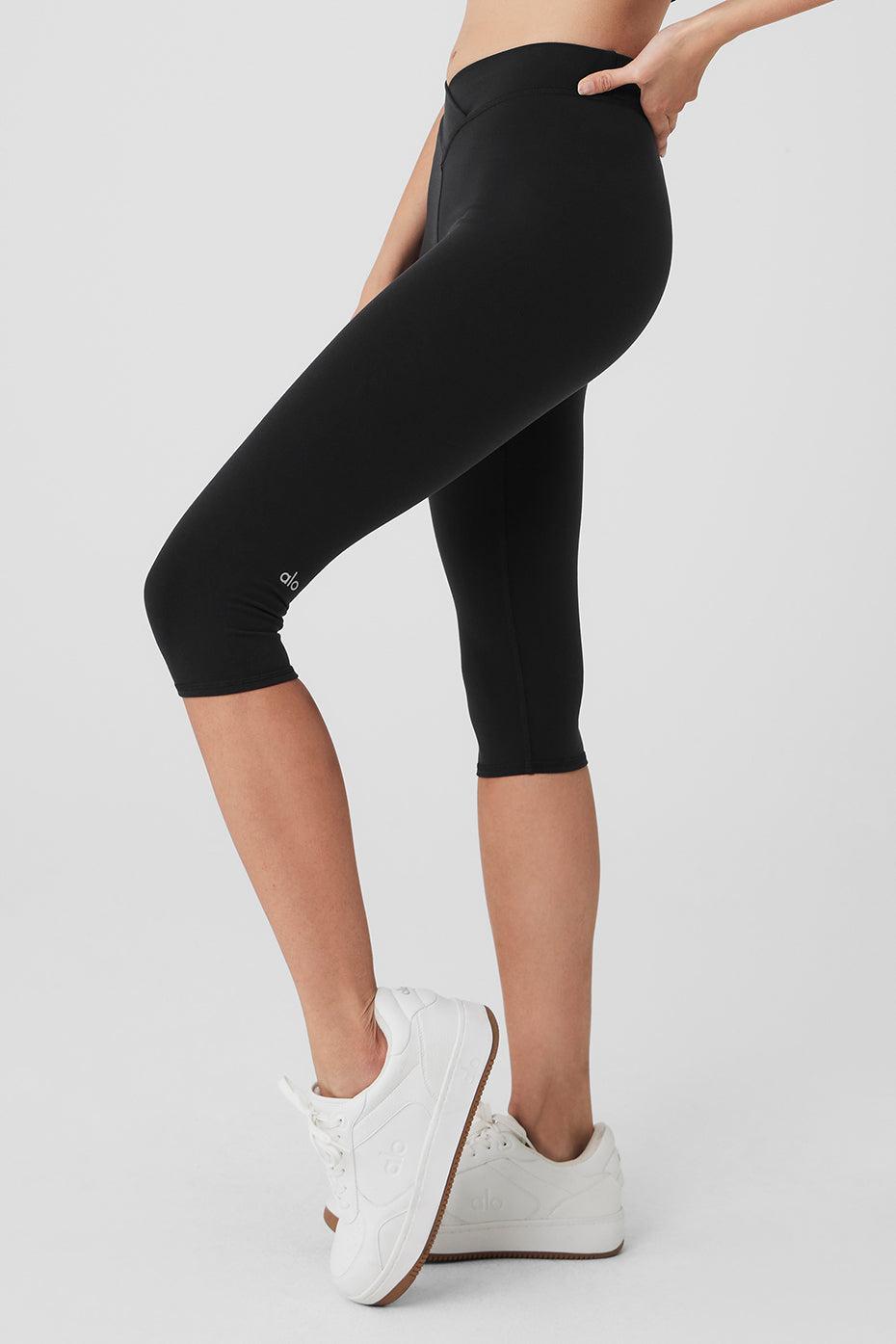 Alo Yoga | Airbrush V-Cut Define Capri Pants Product Image