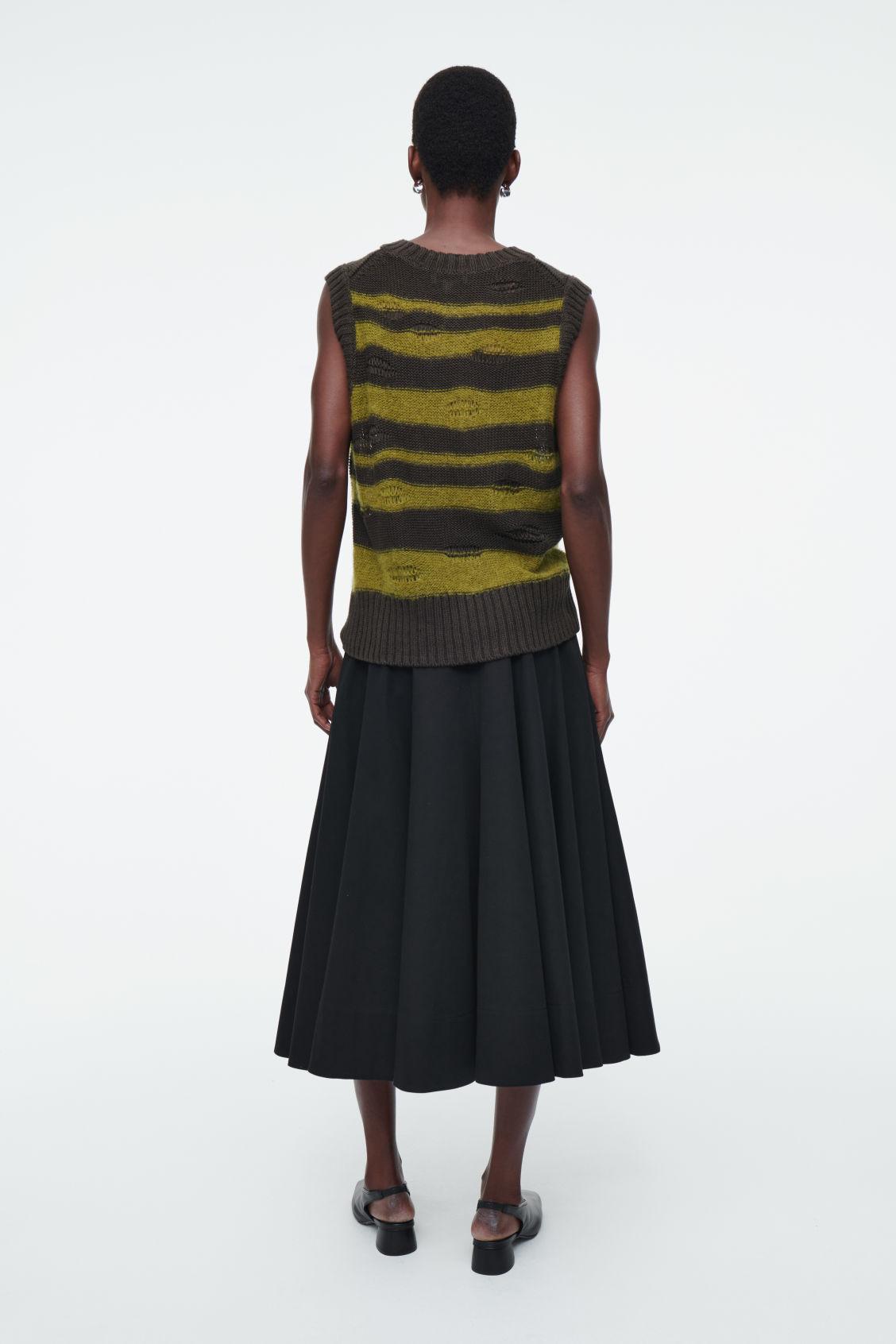 DISTRESSED STRIPED LINEN-BLEND KNITTED VEST Product Image