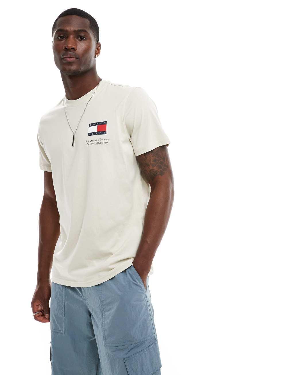 Tommy Jeans slim essential flag T-shirt in beige Product Image