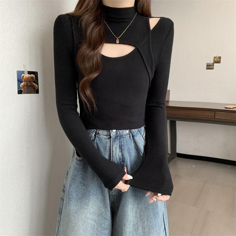 Long-Sleeve Mock Neck Plain Cutout Slim Fit Tee Product Image