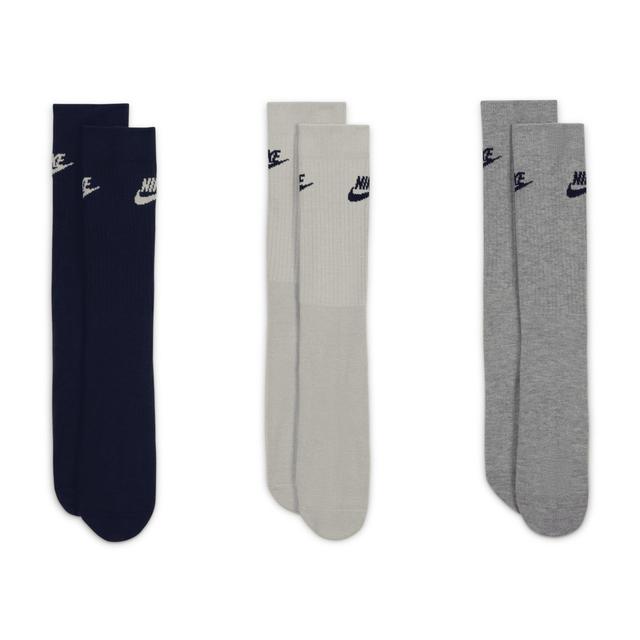 Unisex Nike Sportswear Everyday Essential Crew Socks (3 Pairs) Product Image