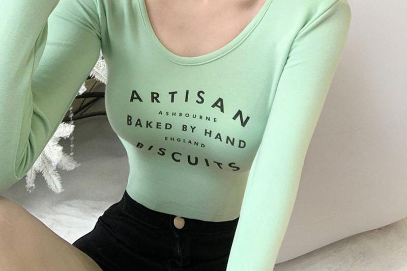 Long-Sleeve Scoop Neck Lettering Print Slim Fit Crop Tee Product Image