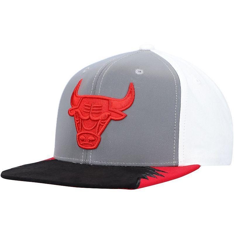 Mens Mitchell & Ness Gray/White Chicago Bulls Day 5 Snapback Hat Product Image