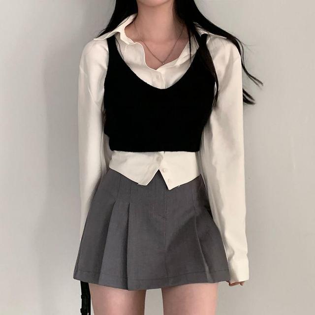 V-Neck Plain Crop Sweater Vest Product Image