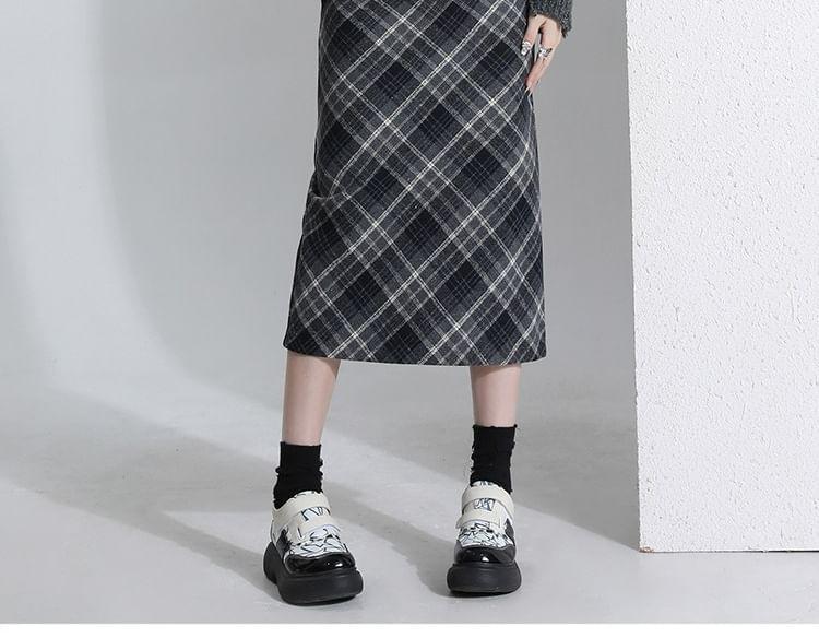 High Waist Plaid Slit Midi Straight Skirt Product Image