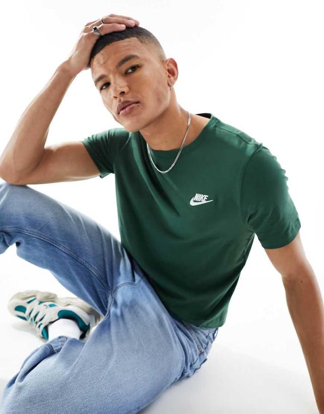 Nike Sportswear Club T-Shirt Product Image