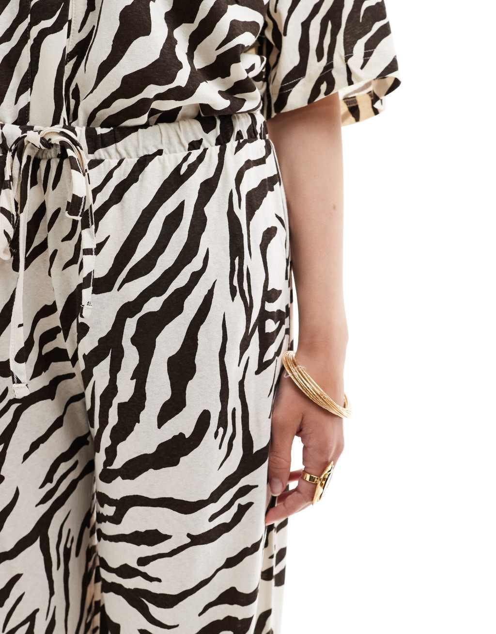 ASOS DESIGN low rise textured linen look pants in zebra print - part of a set Product Image