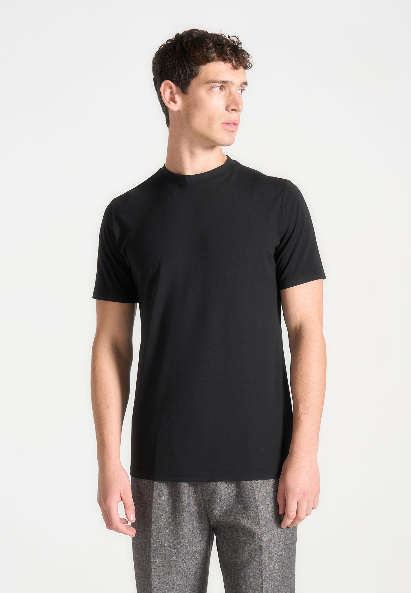 Éternel Fitted Luxe T-Shirt - Black Male Product Image