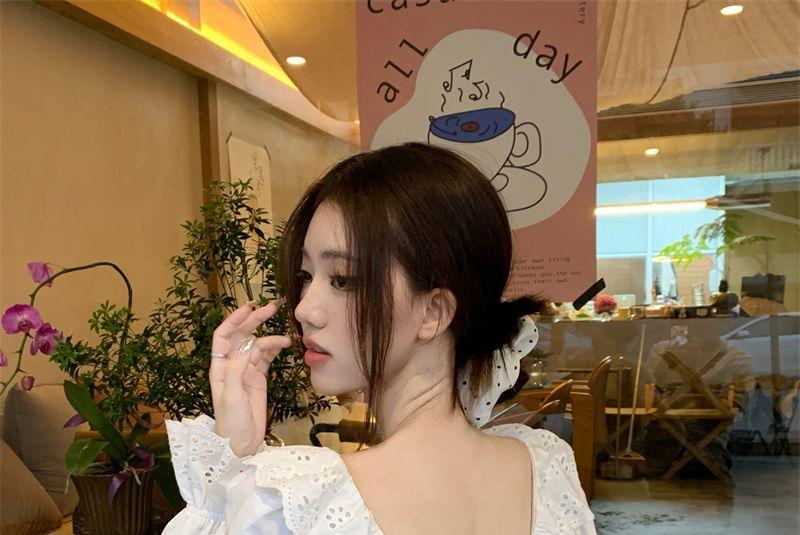 Long-Sleeve Scoop Neck Plain Bow Accent Eyelet Lace Trim Open Back Crop Blouse Product Image