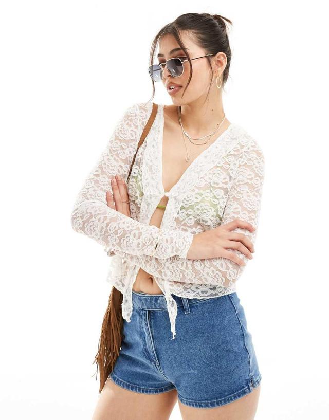 Pieces Festival lace chuck on open top in white Product Image