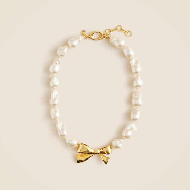 Baroque pearl bow necklace Product Image