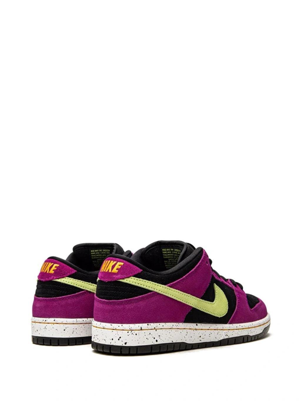 Sb Dunk Low Pro Sneakers In Pink Product Image