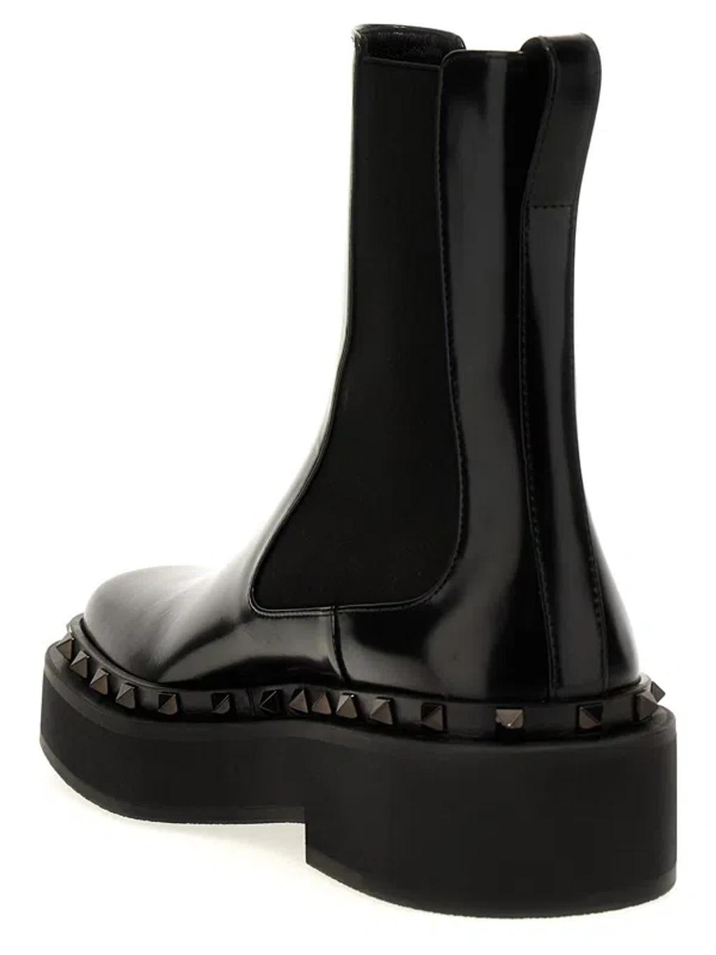 VALENTINO GARAVANI Boots In Black Product Image