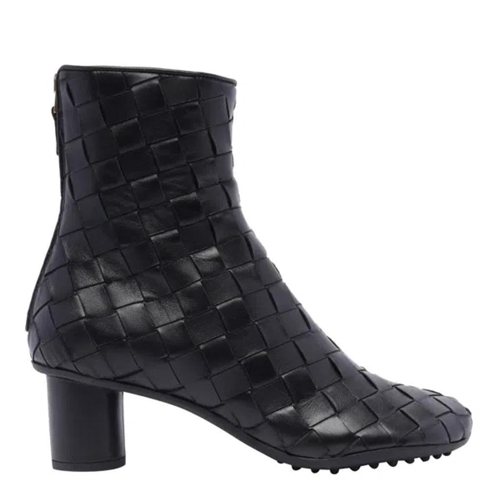 BOTTEGA VENETA Intrecciato Atomic Kitten Ankle Boots In Schwarz Product Image