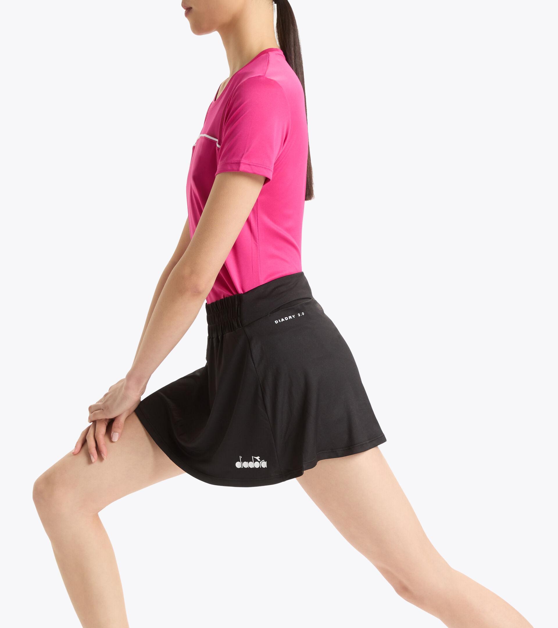 L. CORE SKIRT Product Image