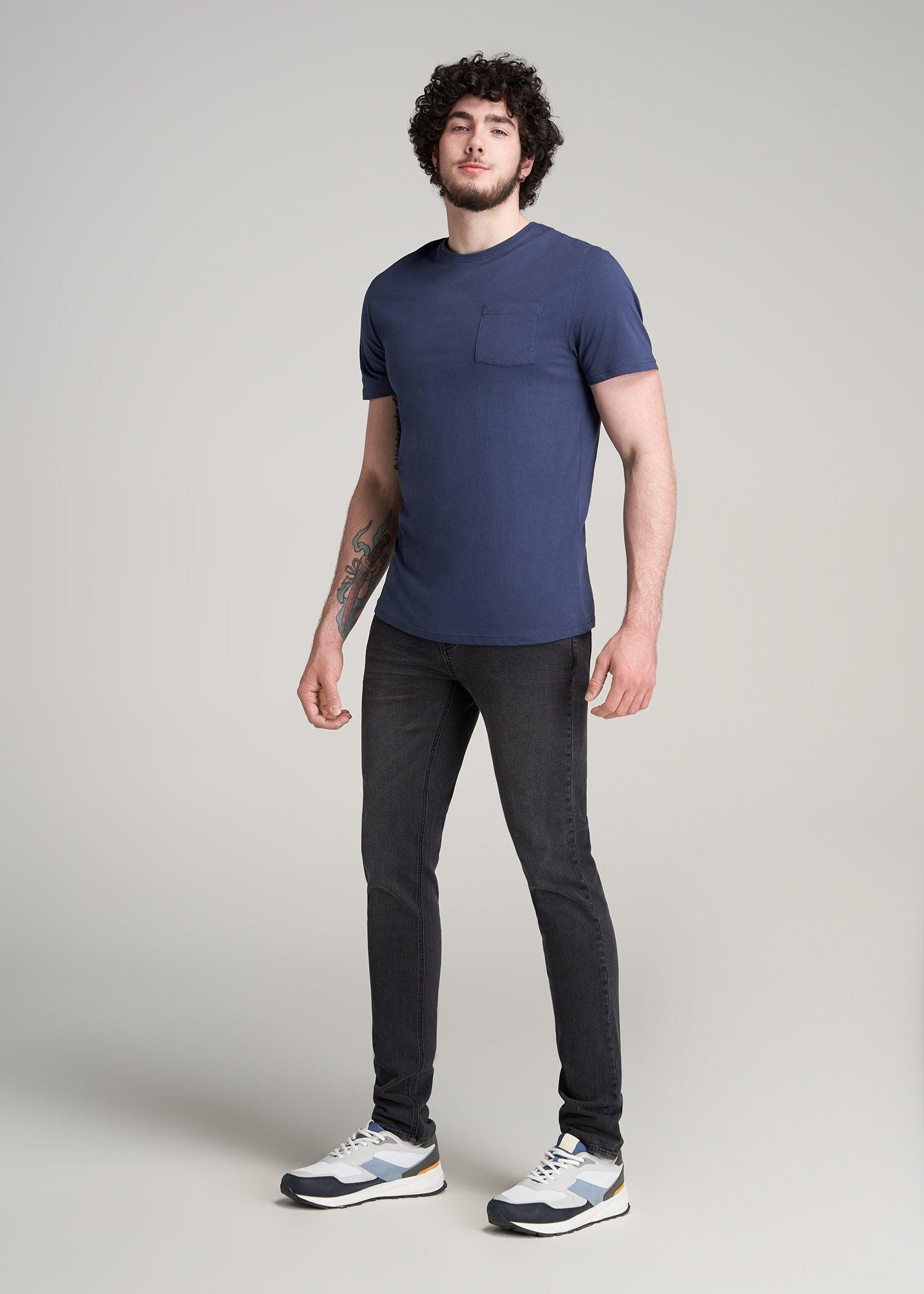 Everyday Pocket REGULAR FIT T-Shirt for Tall Men in Navy Male Product Image