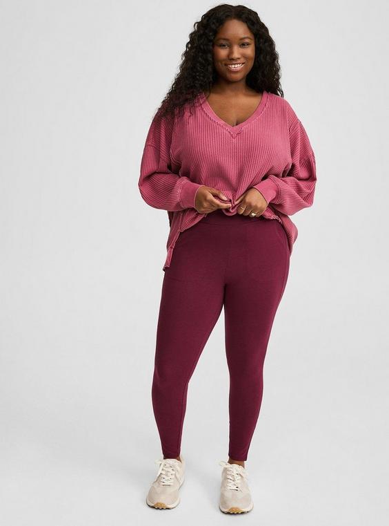 Full-Length Signature Pocket Legging Product Image