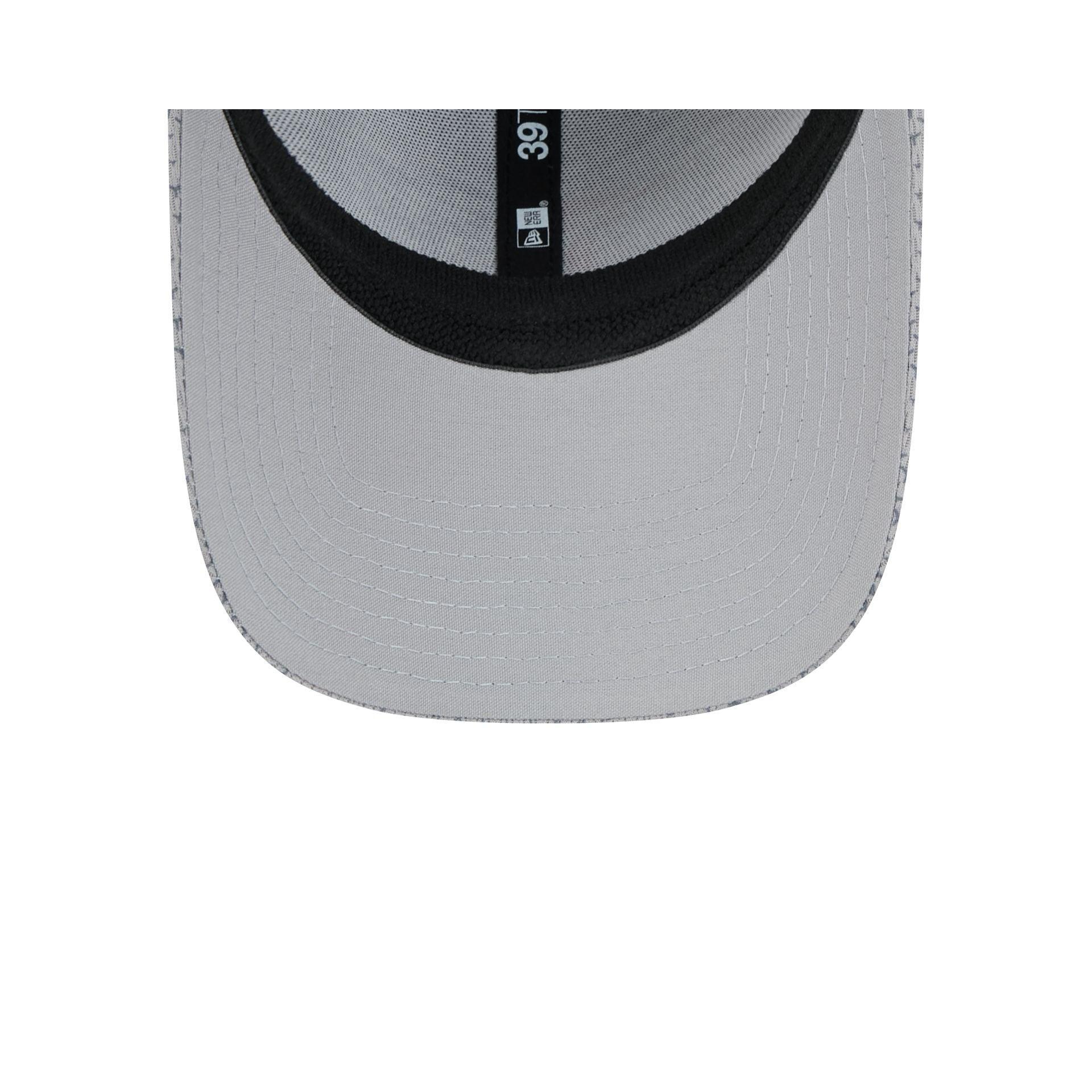 Los Angeles Chargers 2024 Sideline Gray 39THIRTY Stretch Fit Hat Male Product Image