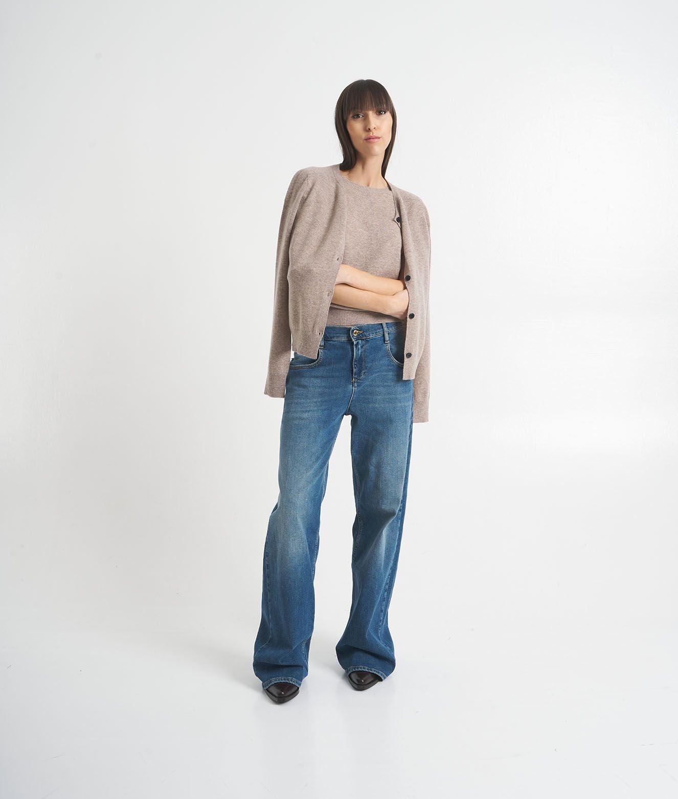 Set: Cardigan and t-shirt in wool Product Image