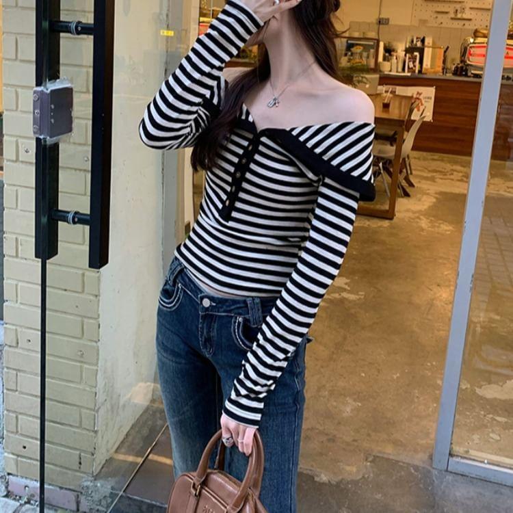 Long-Sleeve V-Neck Striped Button Up T-Shirt Product Image